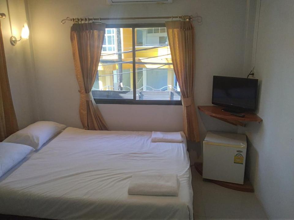 Kamala Bay Inn ภายนอก รูปภาพ